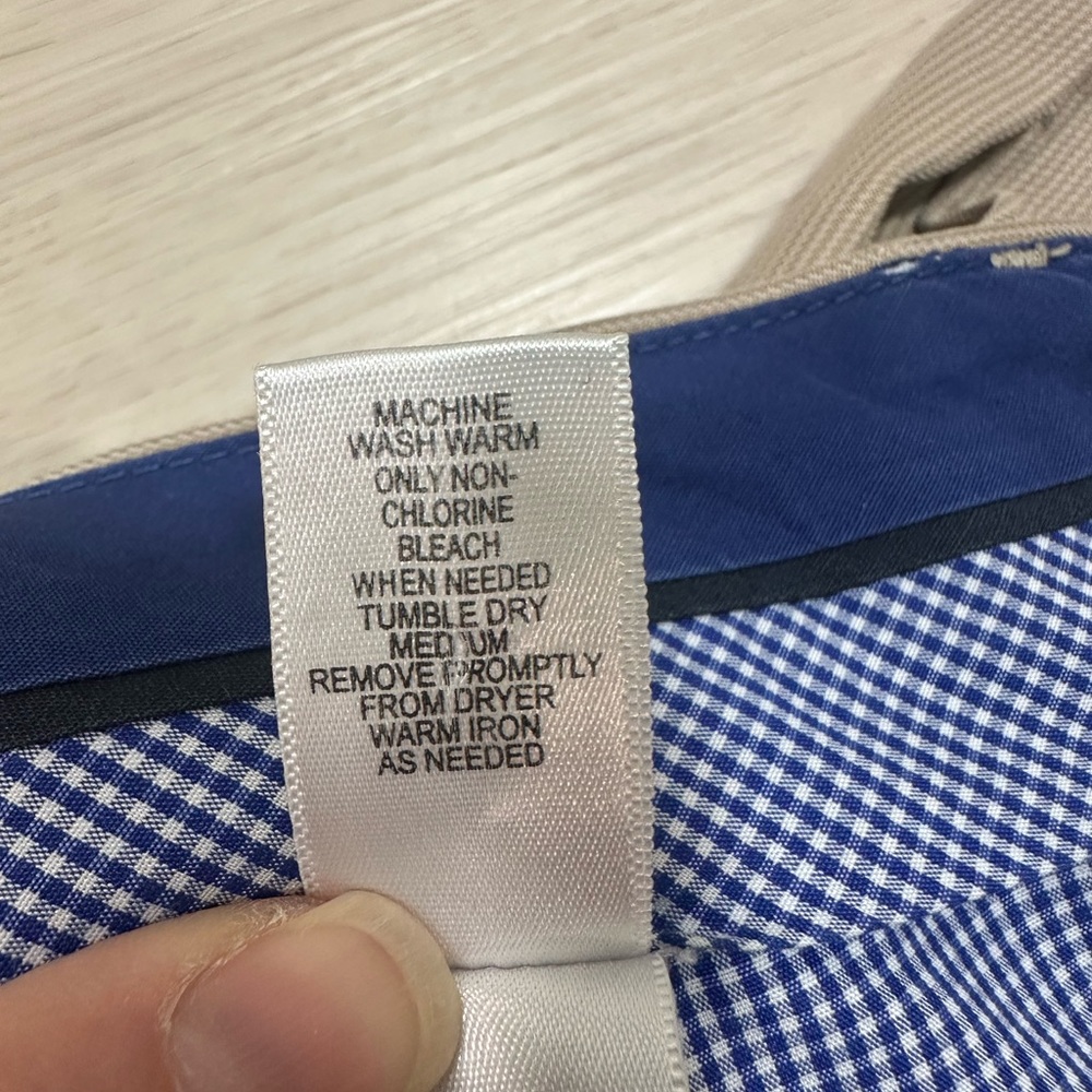 Banana Republic Men's Tan Dress Trousers - Picture 6 of 7